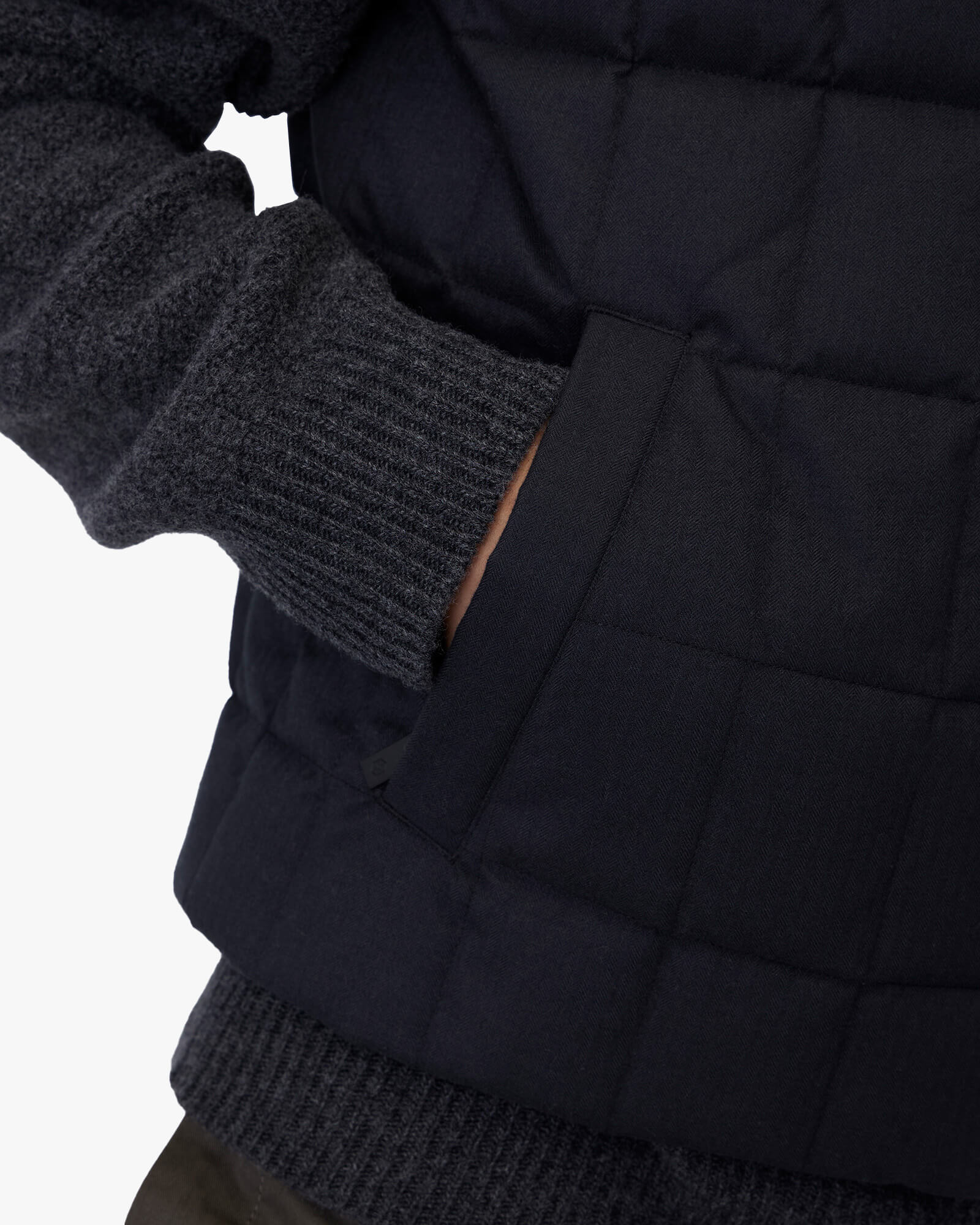 LEO VEST | Lightweight Down Vest - Image 4